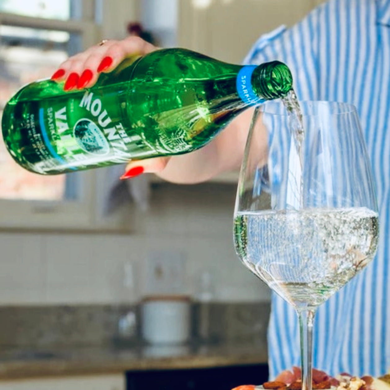 Mountain Valley Premium Sparkling Bottled Water 1 L Mineral Rich