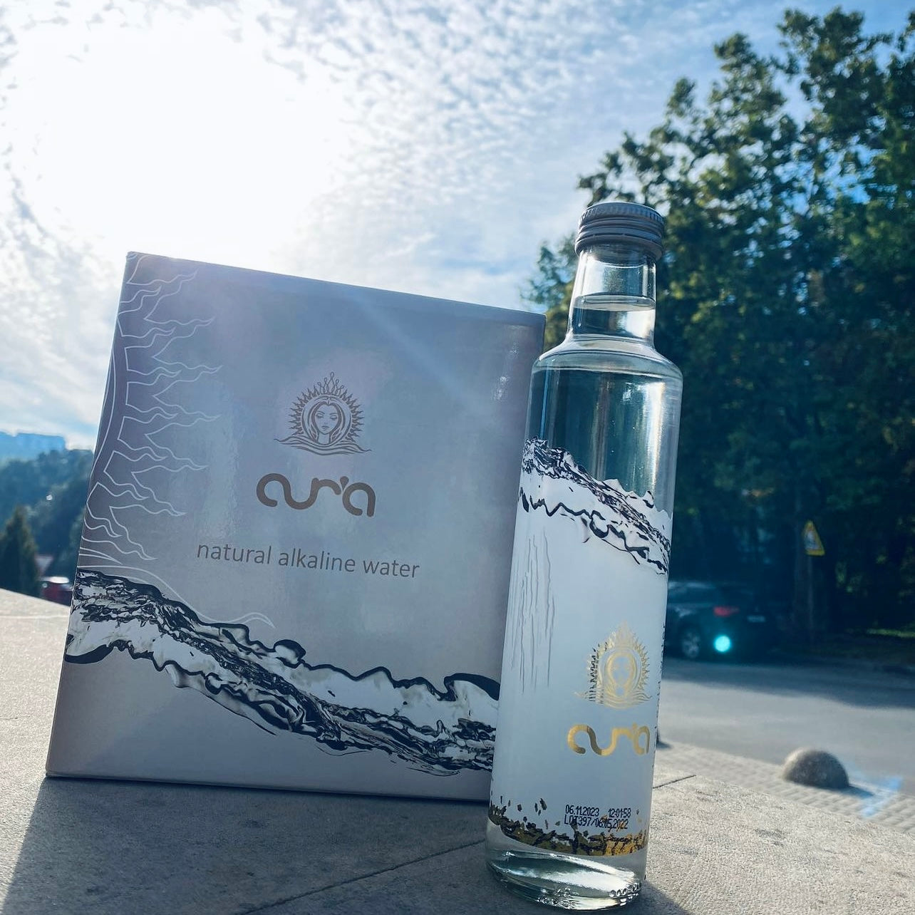 Aura - Natural Gold Water - 330 ml (24 Glass Bottles)